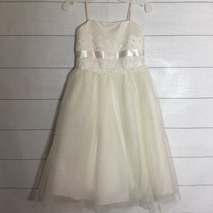 David’s bridal ivory flower girl/communion dress 4